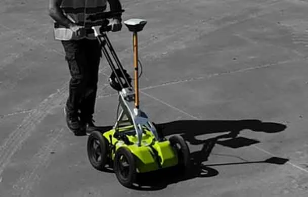 Equipo de georadar GPR para inspección subterránea de alta resolución utilizado en detección de infraestructuras